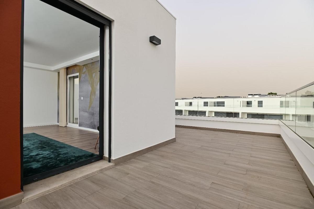 Penthouse With A Pool By The Beach! Amora Exterior photo